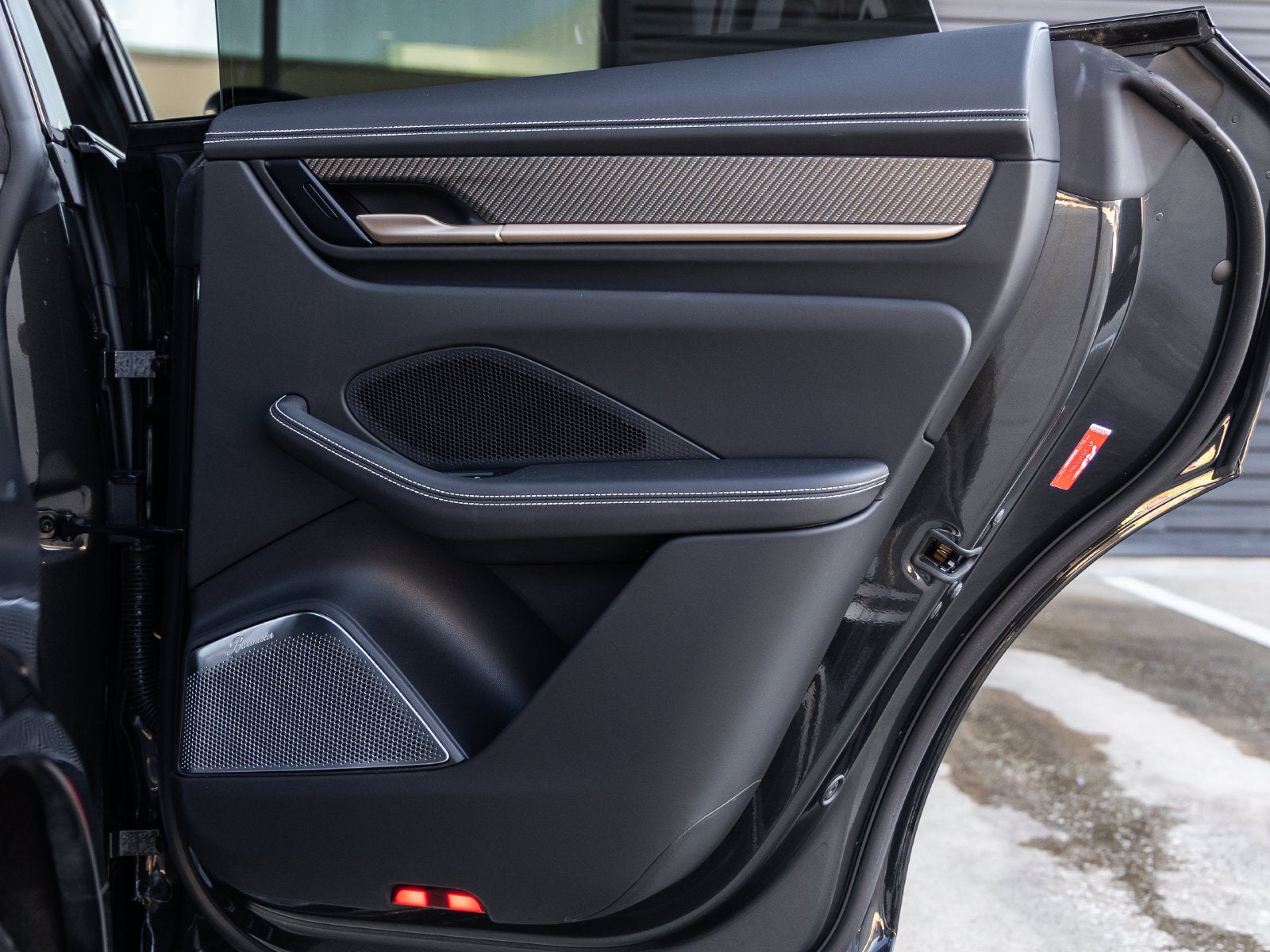 2024 Porsche Macan Electric Turbo