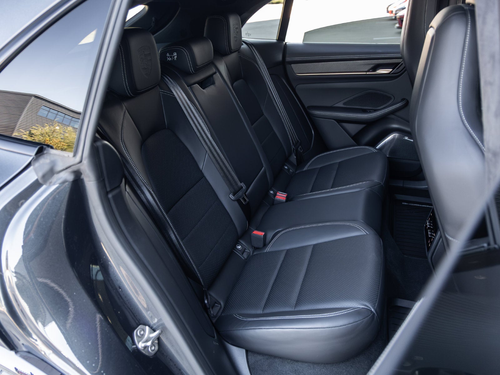 2024 Porsche Macan Electric Turbo