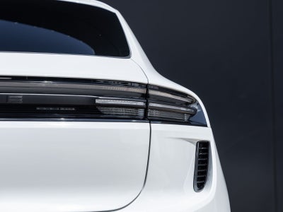 2025 Porsche Macan Turbo Electric