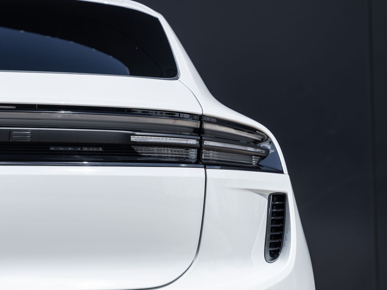 2025 Porsche Macan Turbo Electric