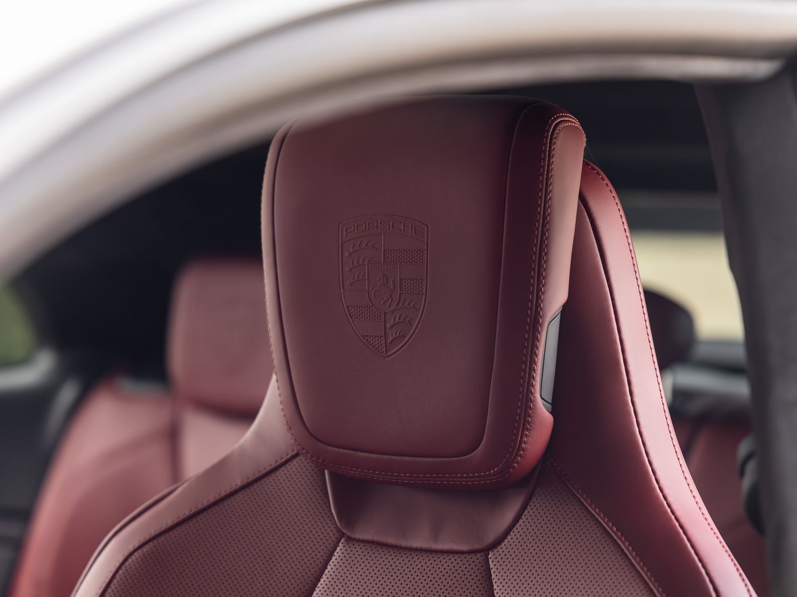 2025 Porsche Macan Turbo Electric