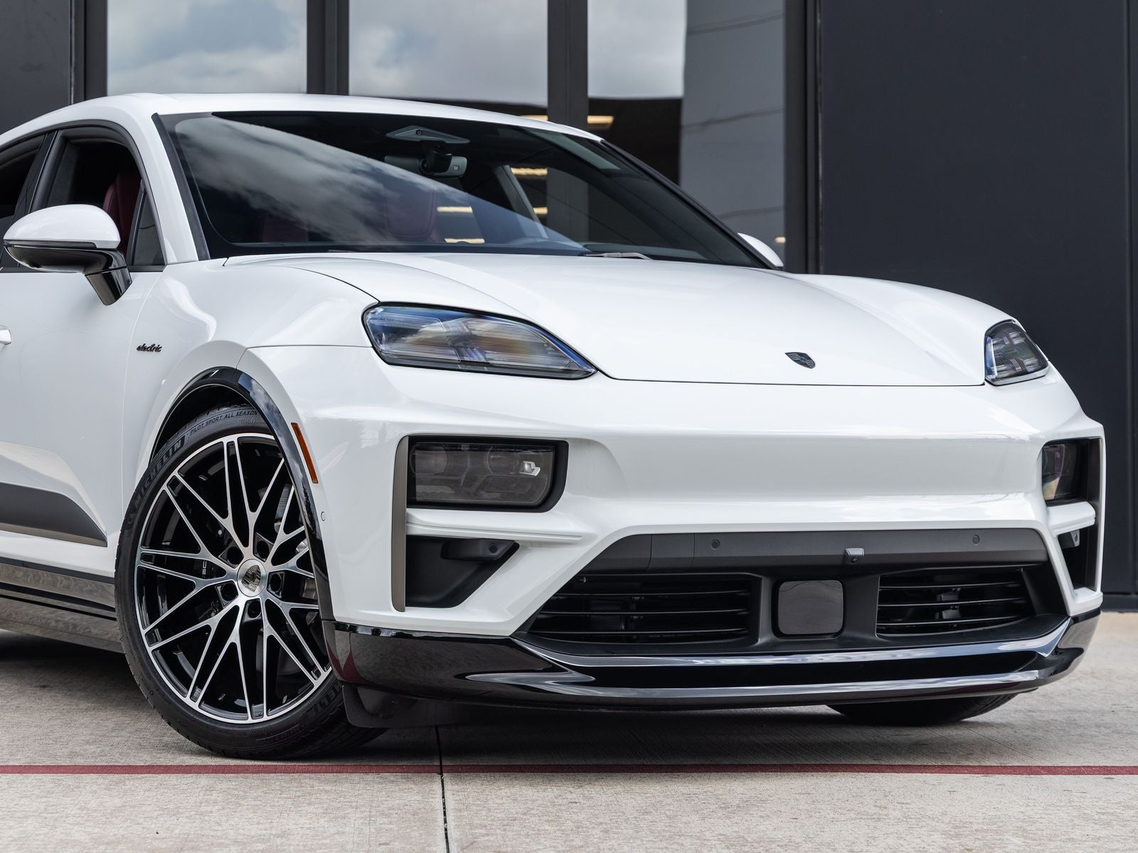 2025 Porsche Macan Turbo Electric
