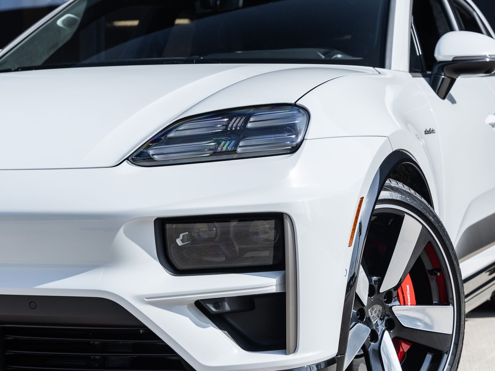 2026 Porsche Macan Macan Turbo Electric