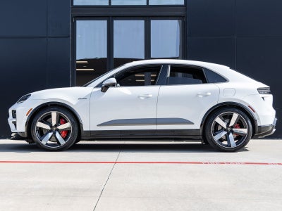 2026 Porsche Macan Macan Turbo Electric
