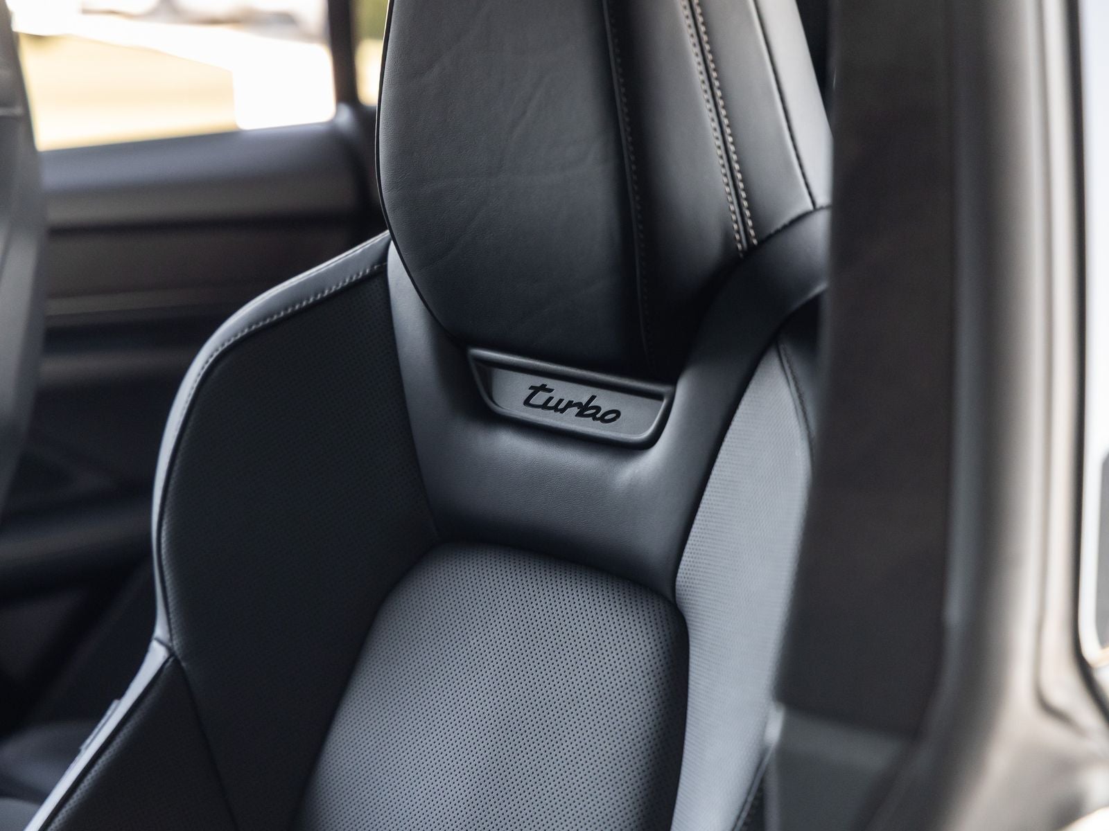 2026 Porsche Macan Macan Turbo Electric