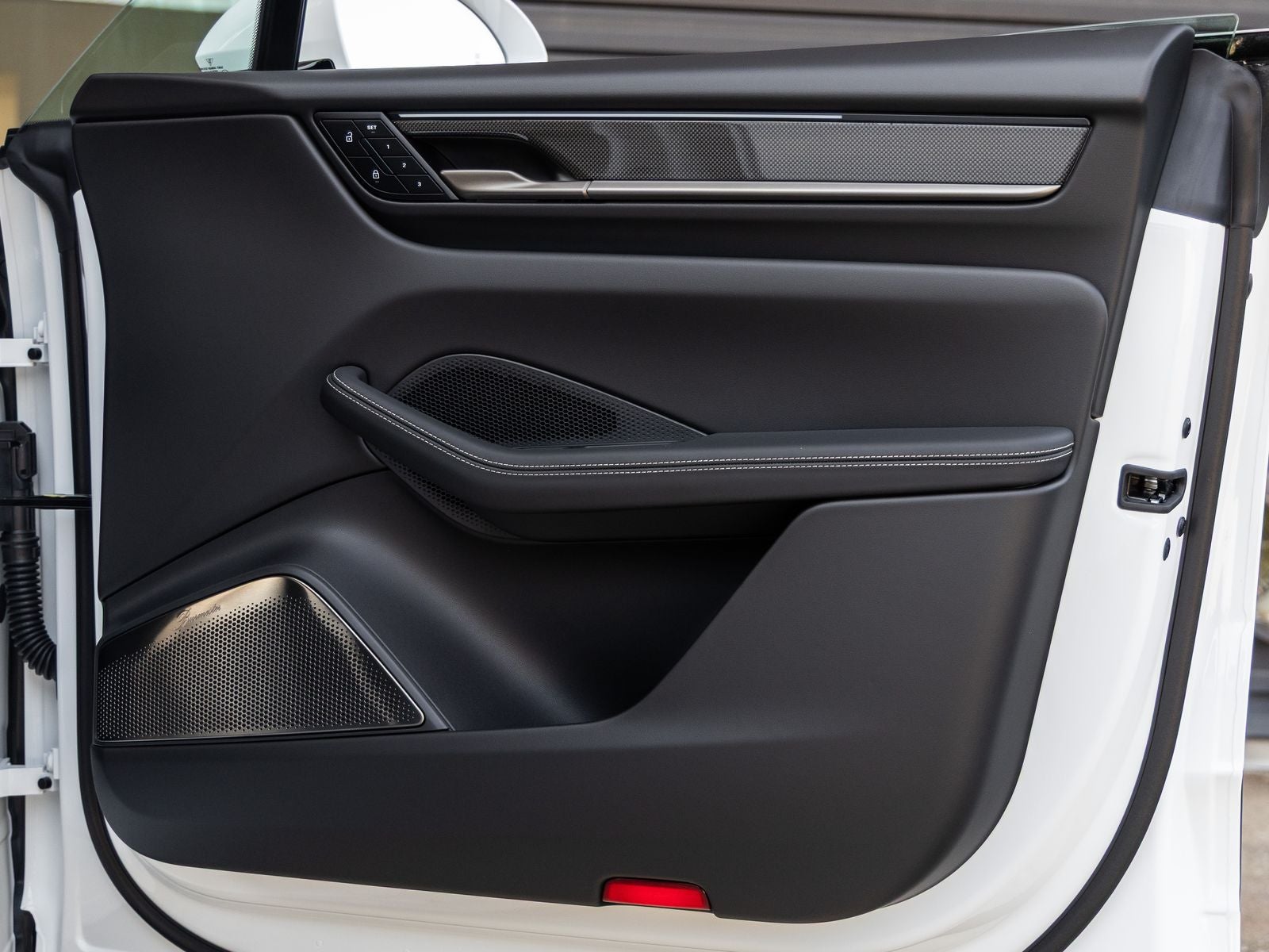 2026 Porsche Macan Macan Turbo Electric