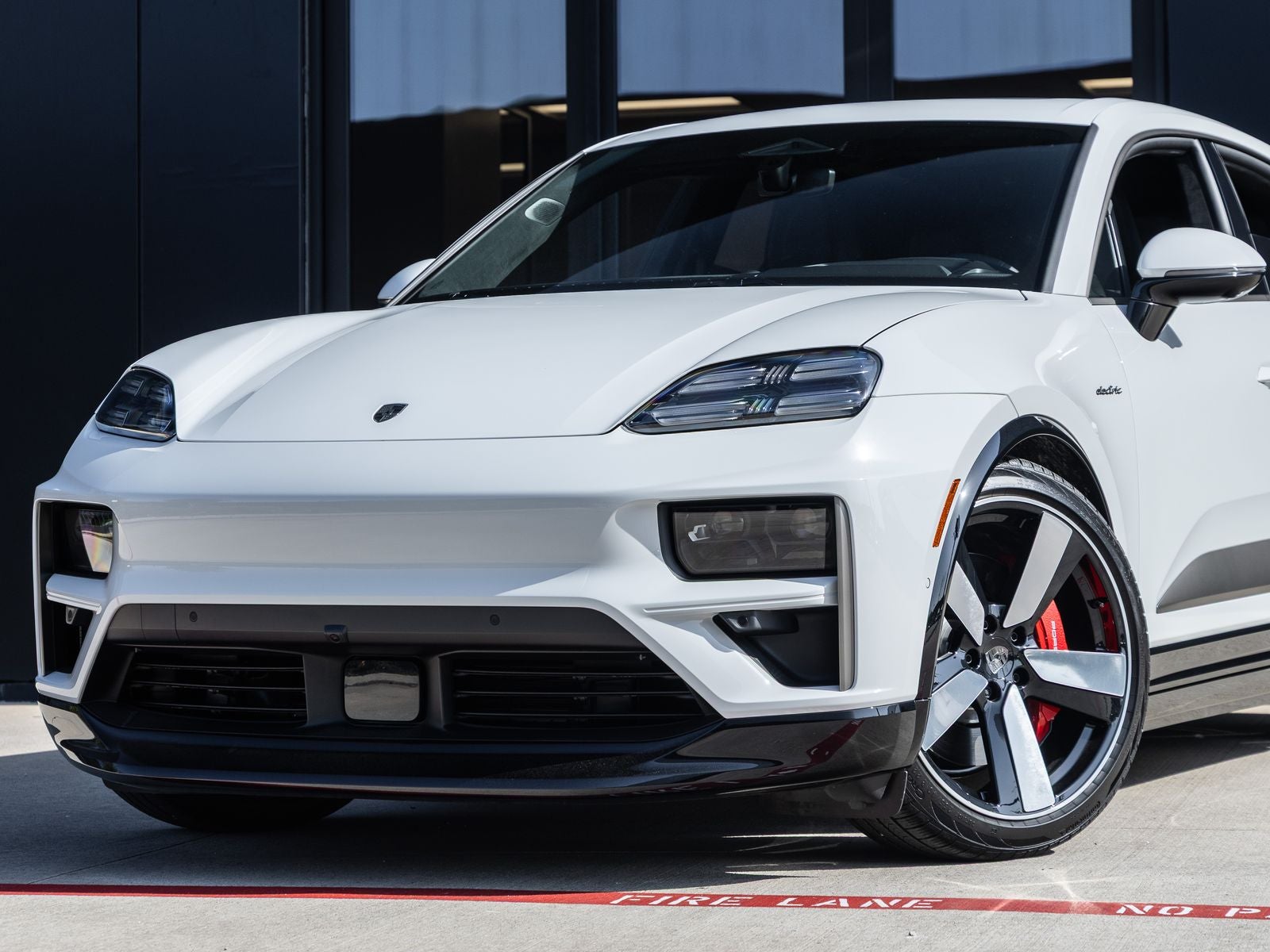 2026 Porsche Macan Macan Turbo Electric