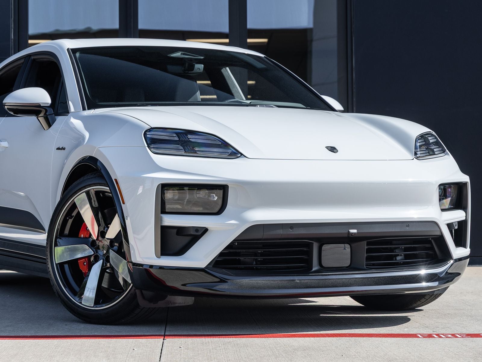 2026 Porsche Macan Macan Turbo Electric