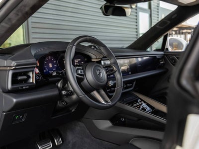 2026 Porsche Macan Macan Turbo Electric