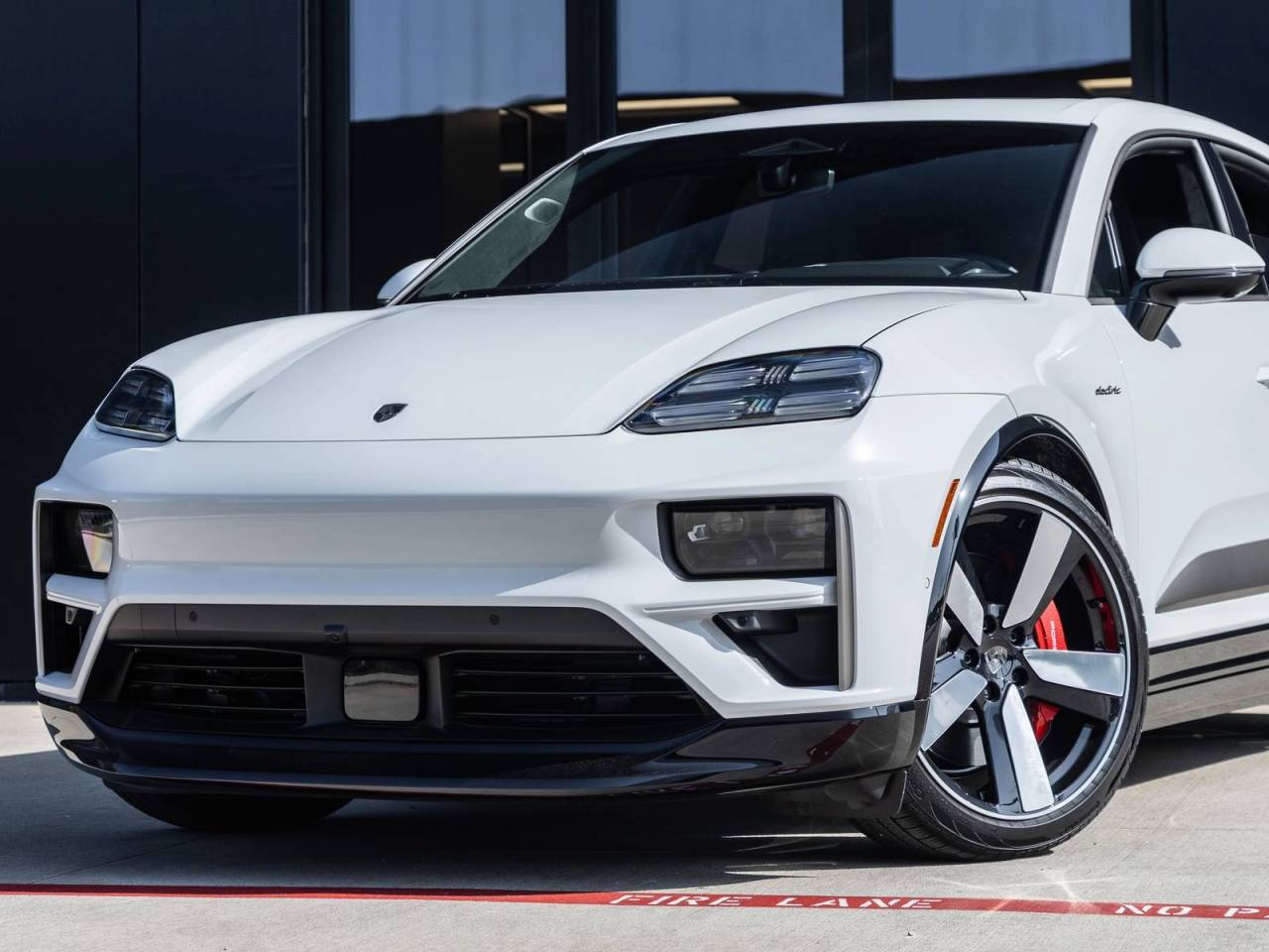 2026 Porsche Macan Macan Turbo Electric