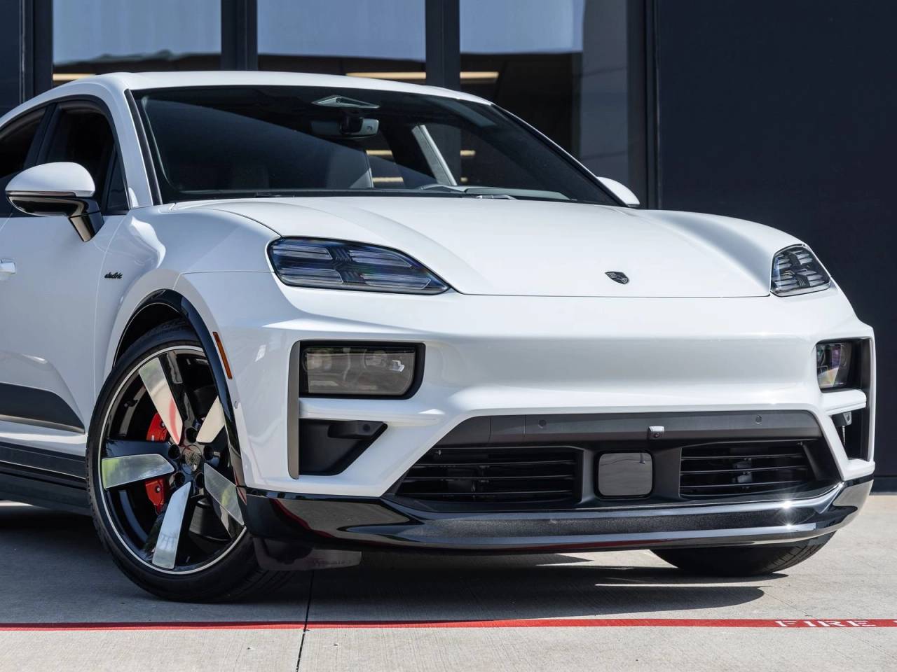 2026 Porsche Macan Macan Turbo Electric