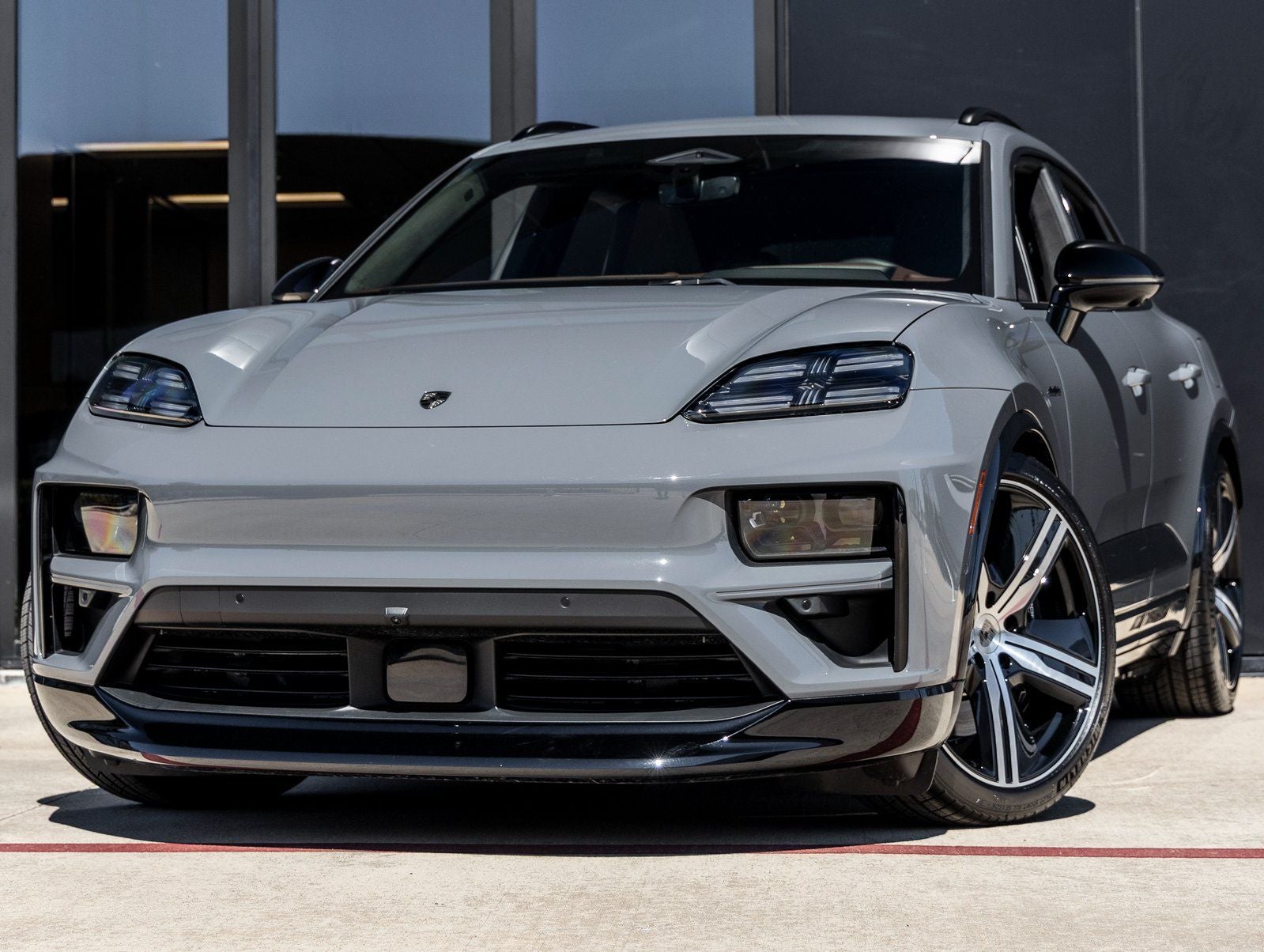 2025 Porsche Macan Electric Turbo