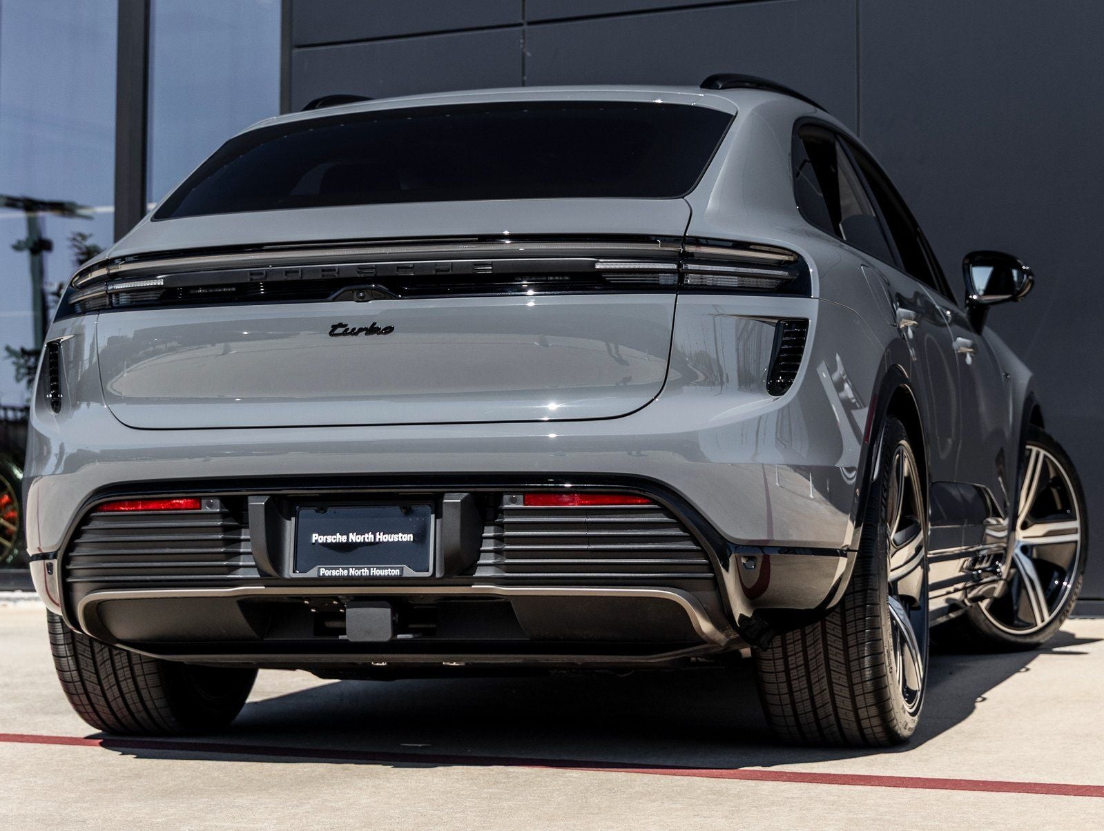 2025 Porsche Macan Electric Turbo