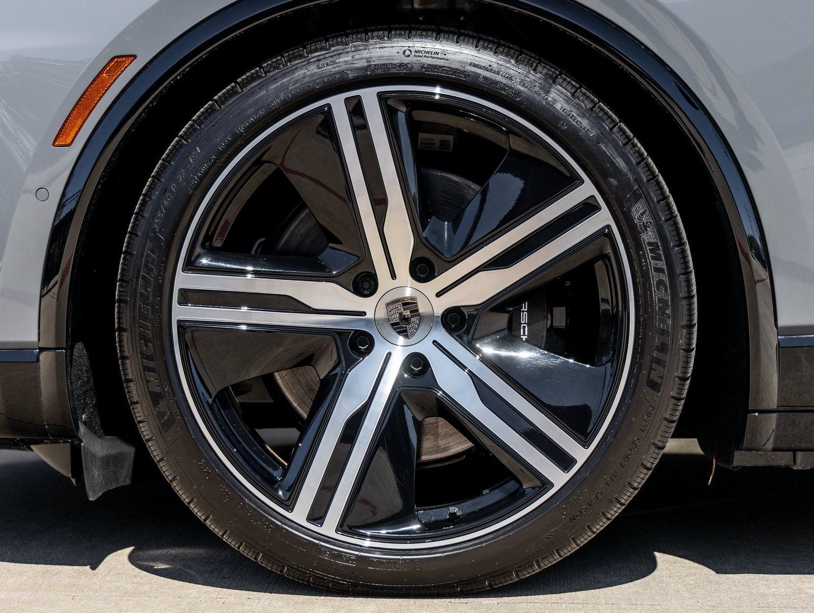 2025 Porsche Macan Electric Turbo