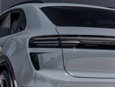 2025 Porsche Macan Electric Turbo