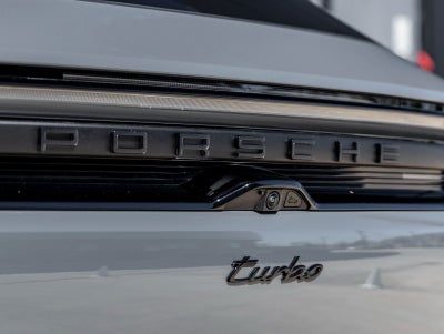 2025 Porsche Macan Electric Turbo