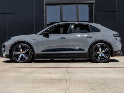 2025 Porsche Macan Electric Turbo