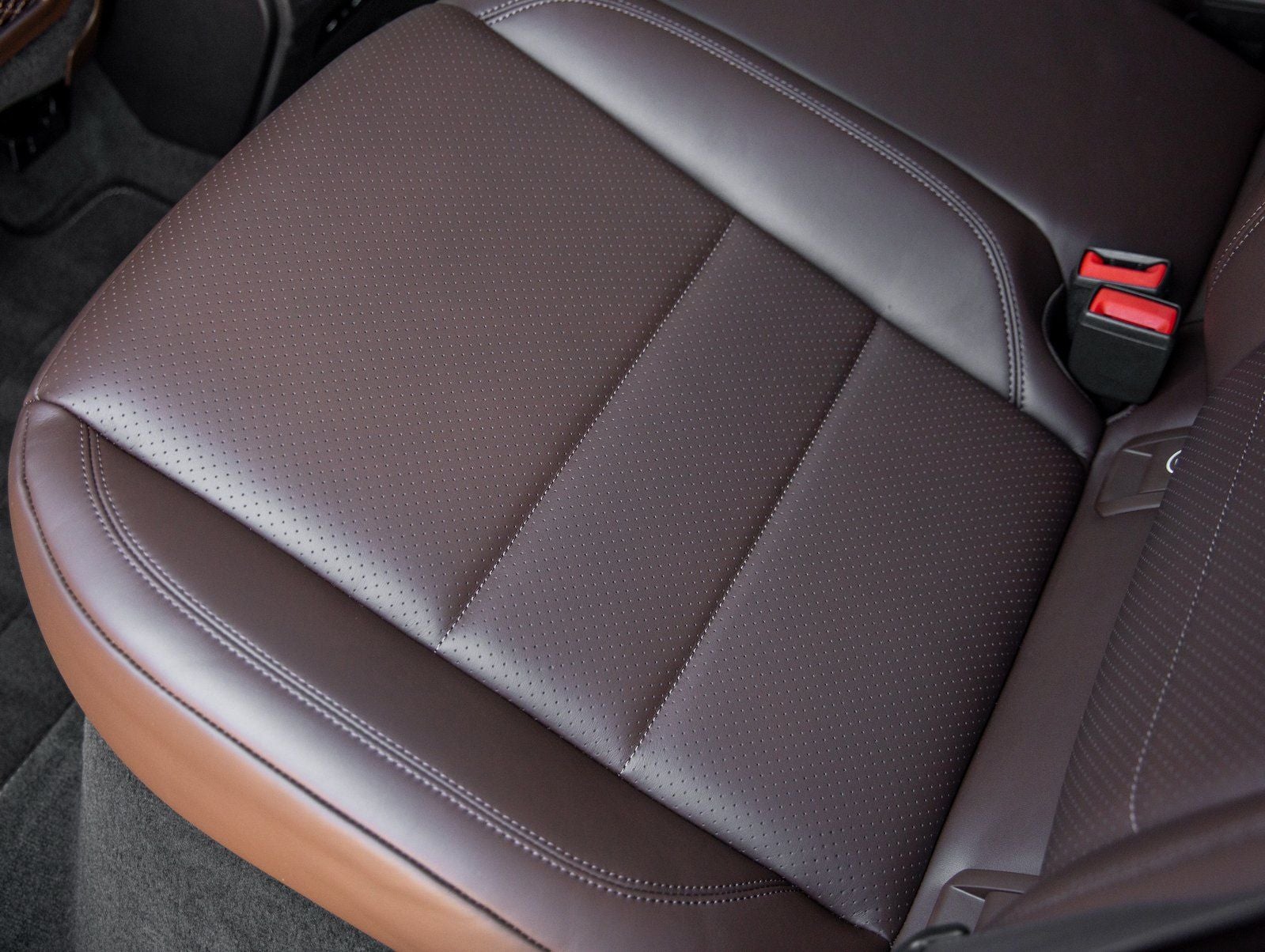 2025 Porsche Macan Electric Turbo