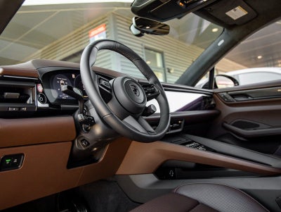 2025 Porsche Macan Electric Turbo