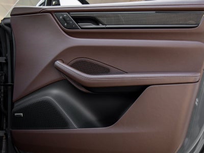 2025 Porsche Macan Electric Turbo