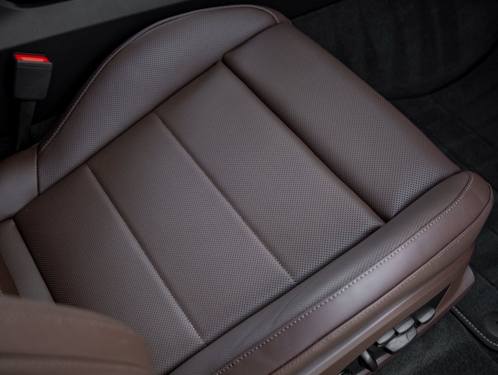 2025 Porsche Macan Electric Turbo