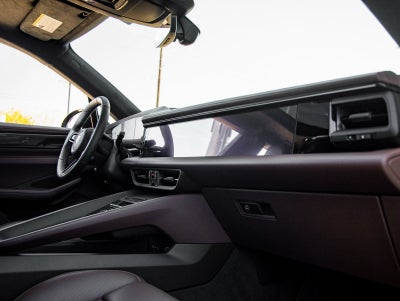 2025 Porsche Macan Electric Turbo