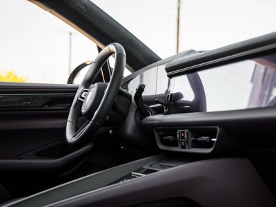 2025 Porsche Macan Electric Turbo