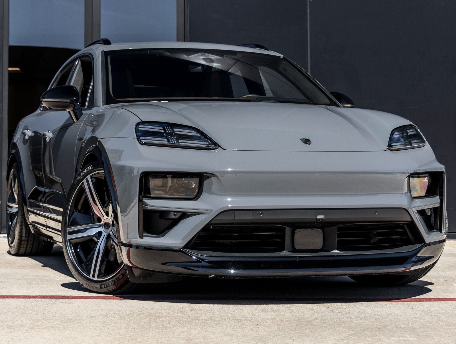 2025 Porsche Macan Electric Turbo