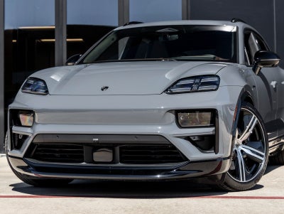 2025 Porsche Macan Electric Turbo