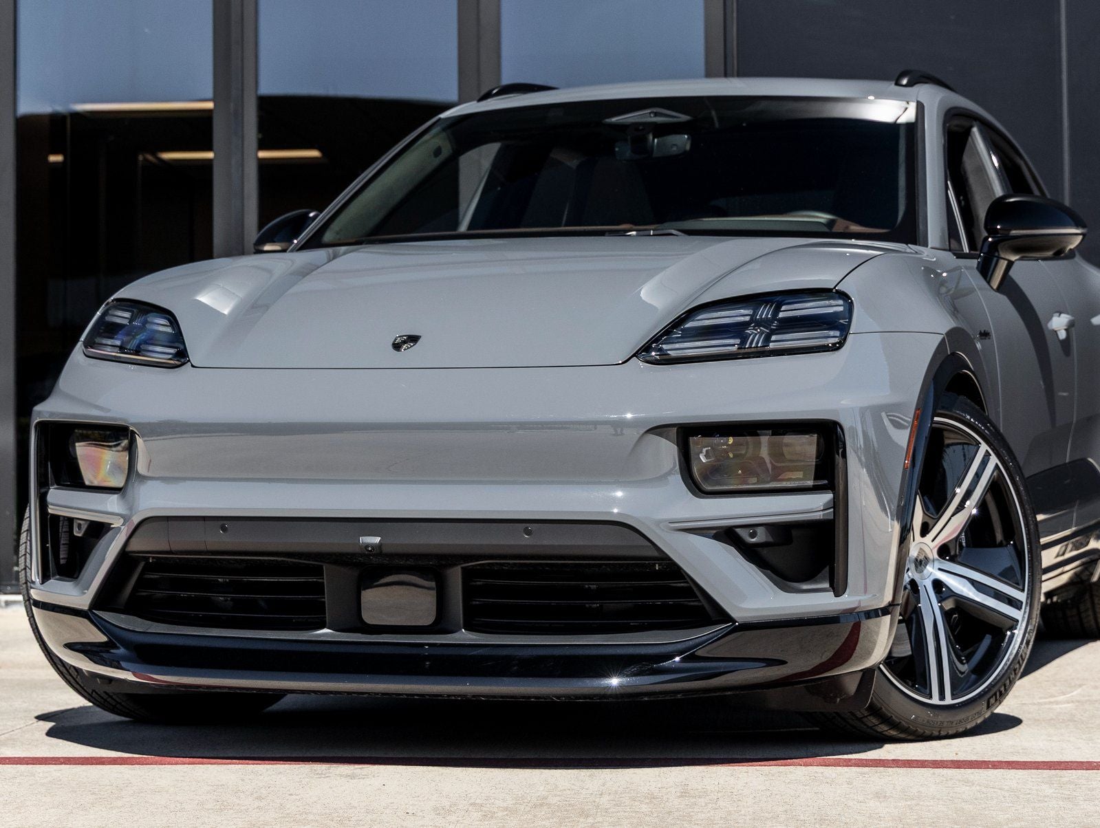 2025 Porsche Macan Electric Turbo