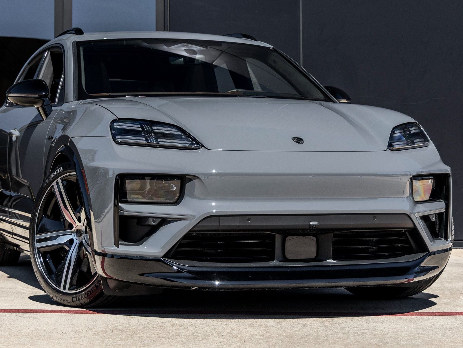 2025 Porsche Macan Electric Turbo