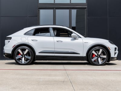 2025 Porsche Macan Electric Macan Turbo Electric