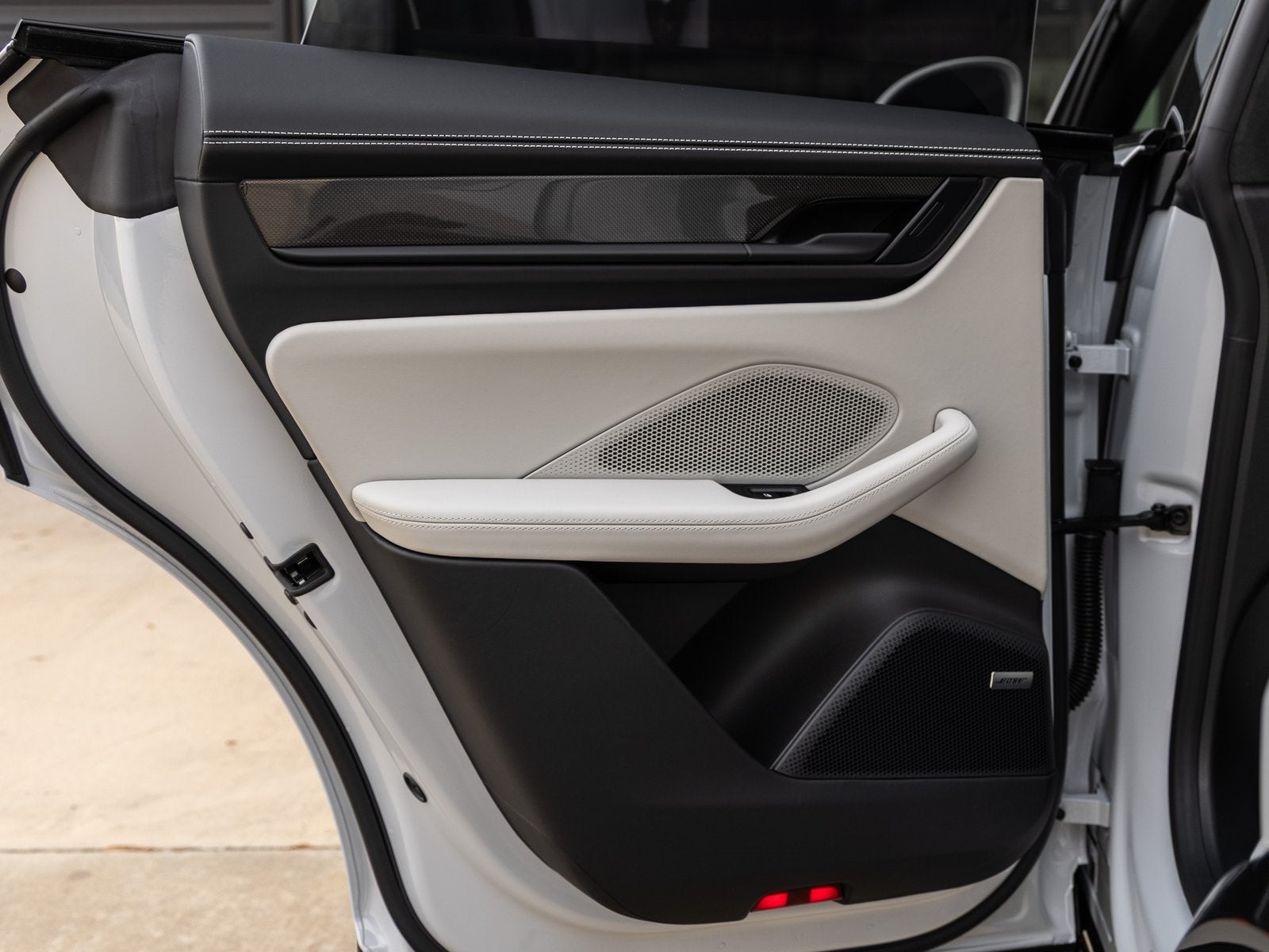 2025 Porsche Macan Electric Macan Turbo Electric