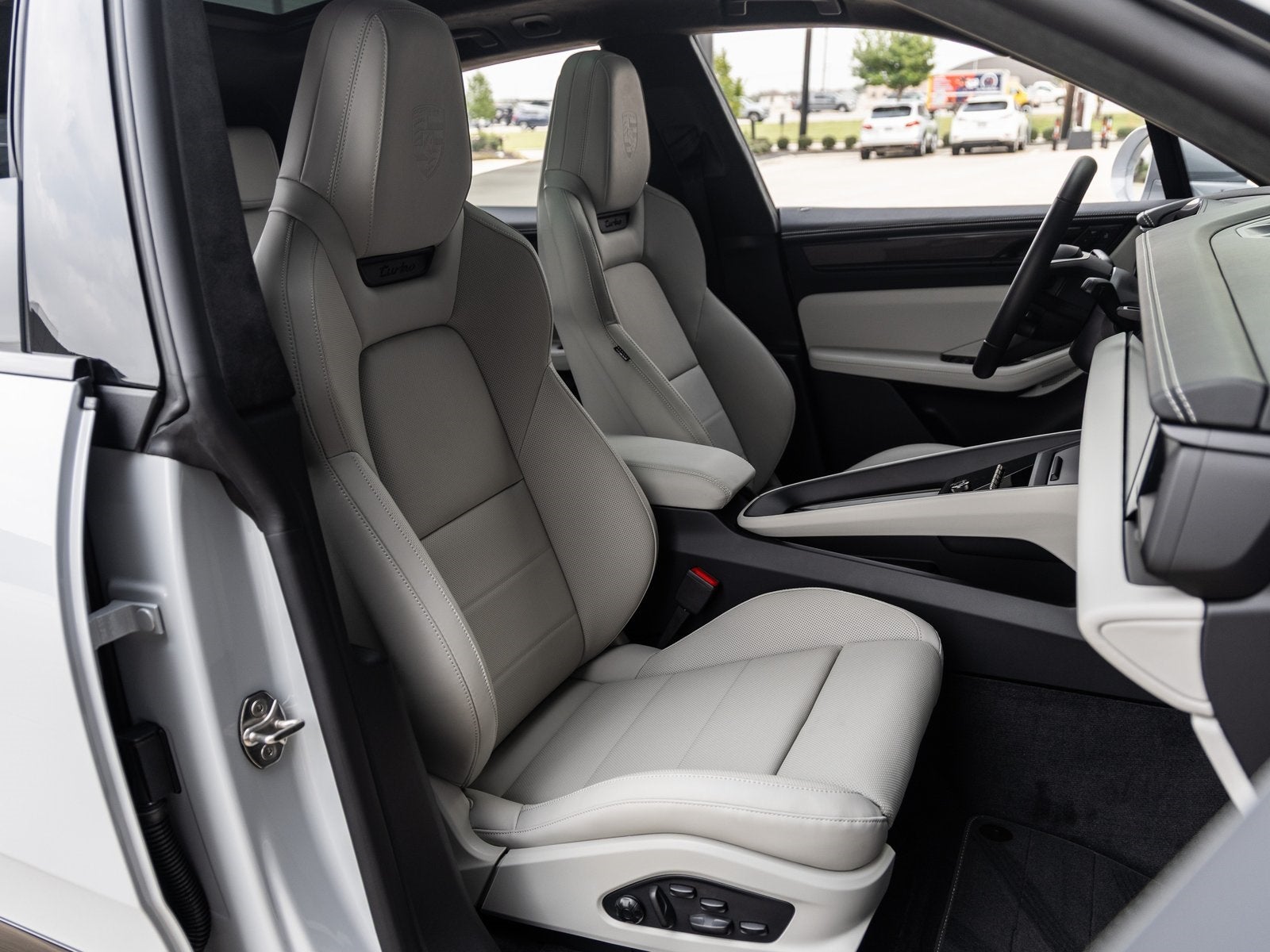 2025 Porsche Macan Electric Macan Turbo Electric