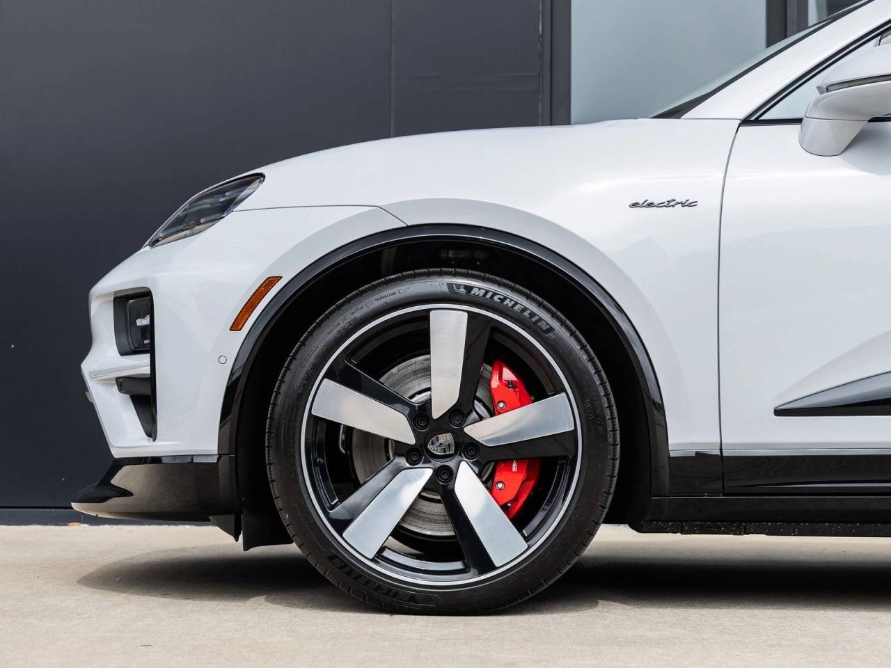 2025 Porsche Macan Electric Macan Turbo Electric