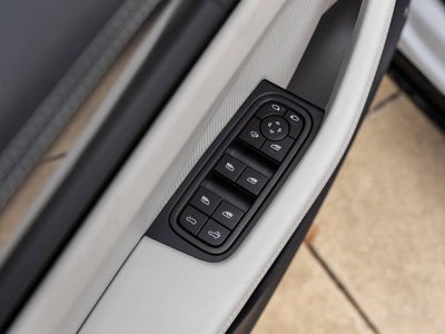 2025 Porsche Macan Electric Macan Turbo Electric