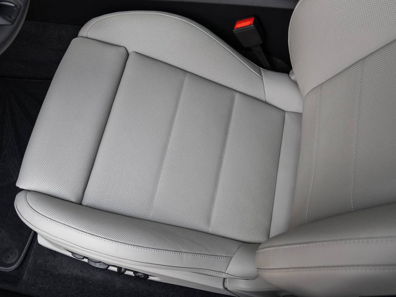 2025 Porsche Macan Electric Macan Turbo Electric