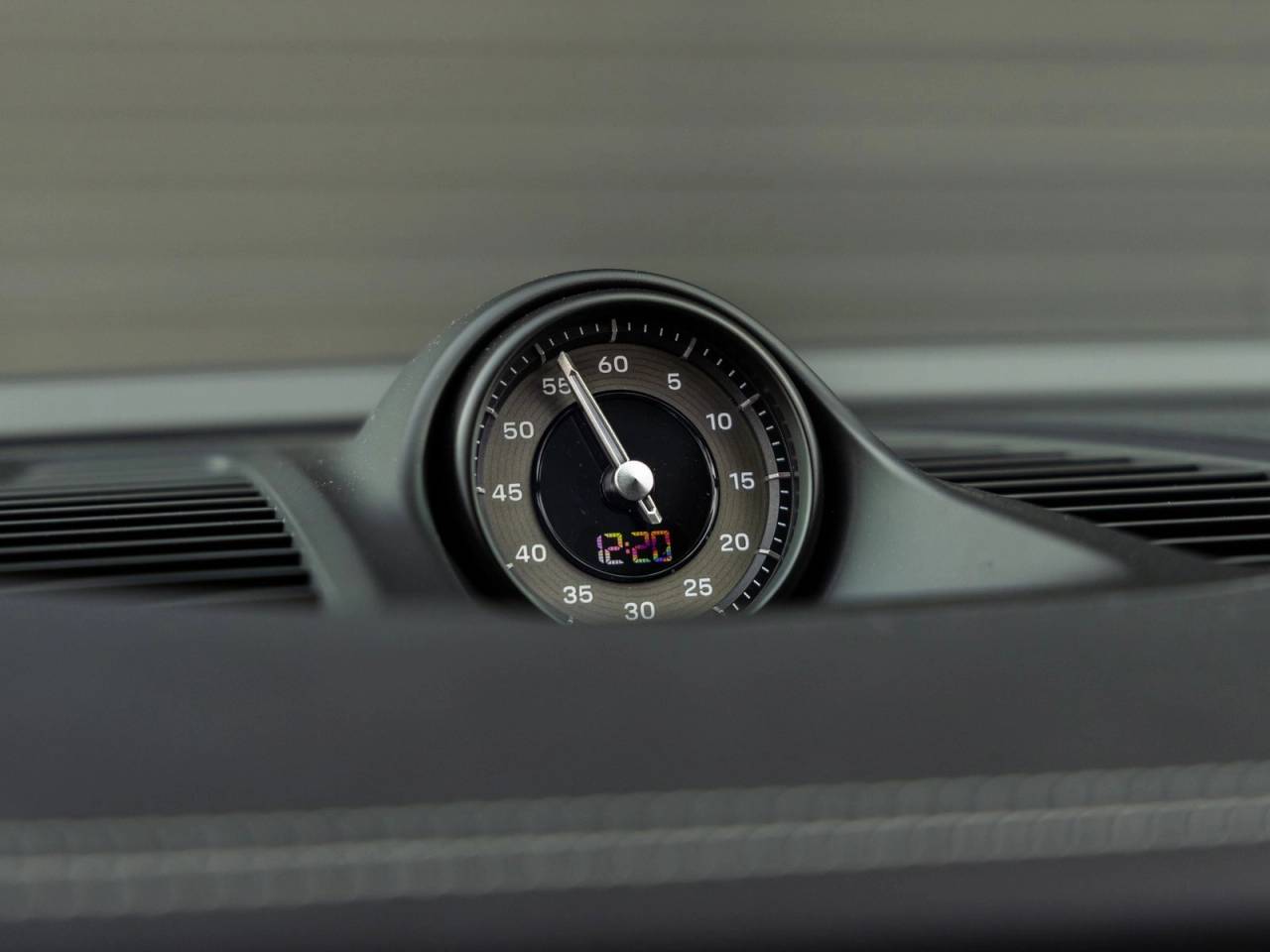 2025 Porsche Macan Electric Macan Turbo Electric