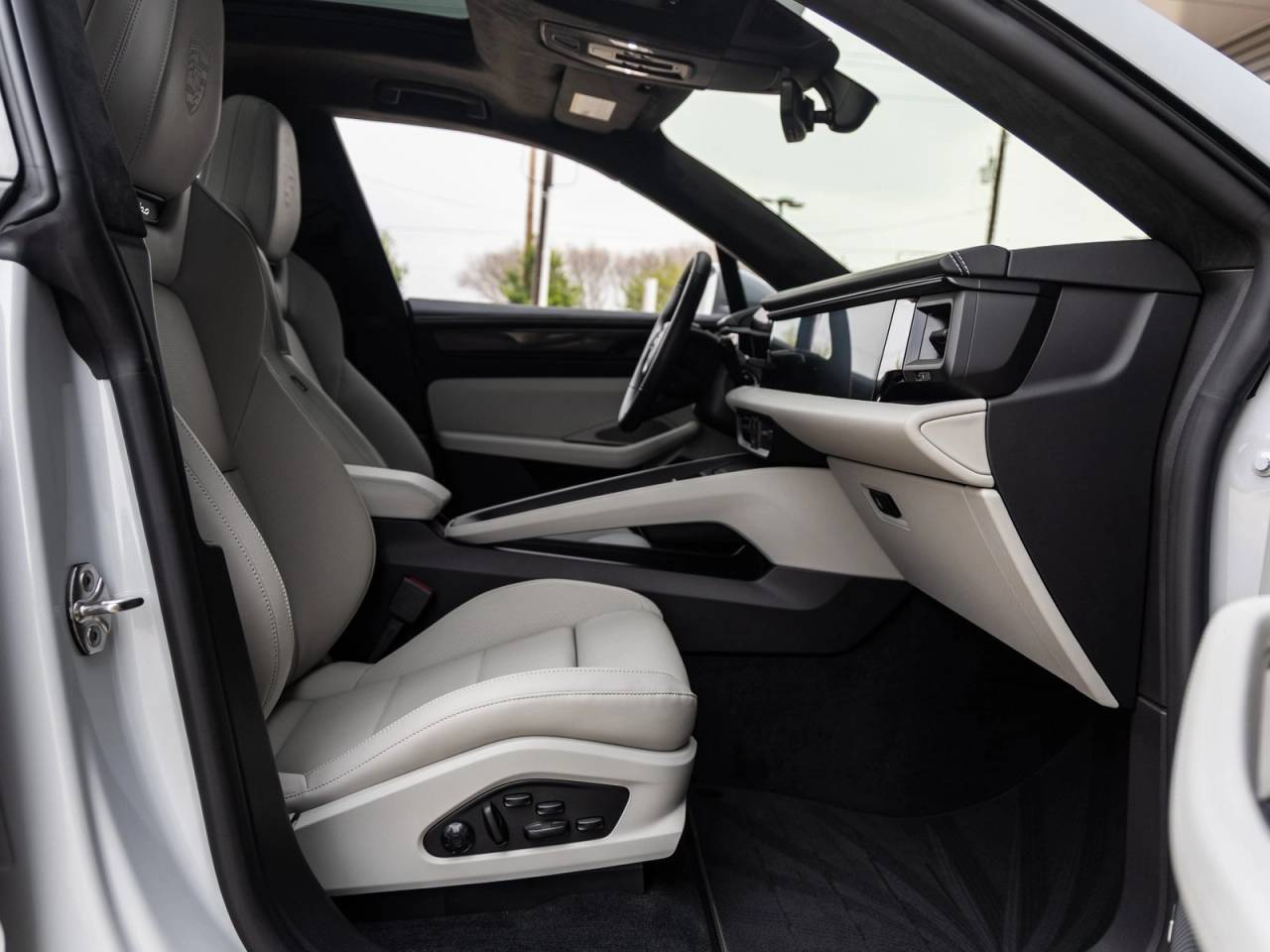 2025 Porsche Macan Electric Macan Turbo Electric