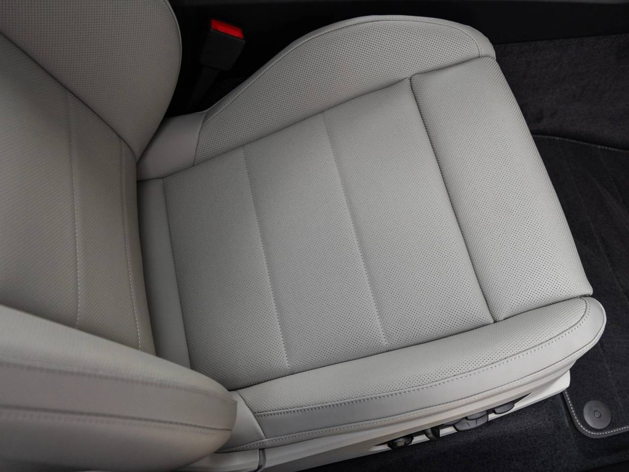 2025 Porsche Macan Electric Macan Turbo Electric