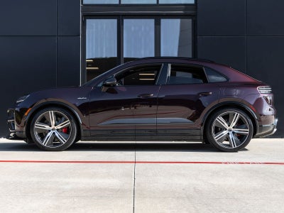 2024 Porsche Macan Macan Turbo