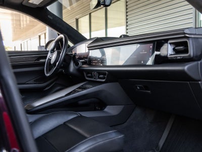 2024 Porsche Macan Macan Turbo