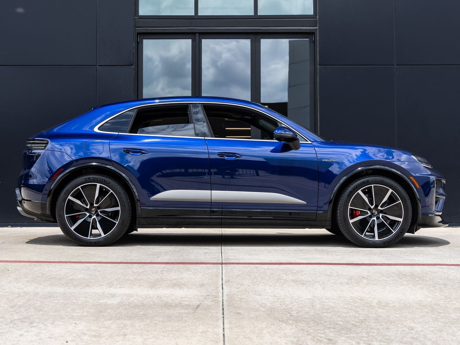 2025 Porsche Macan Turbo Electric