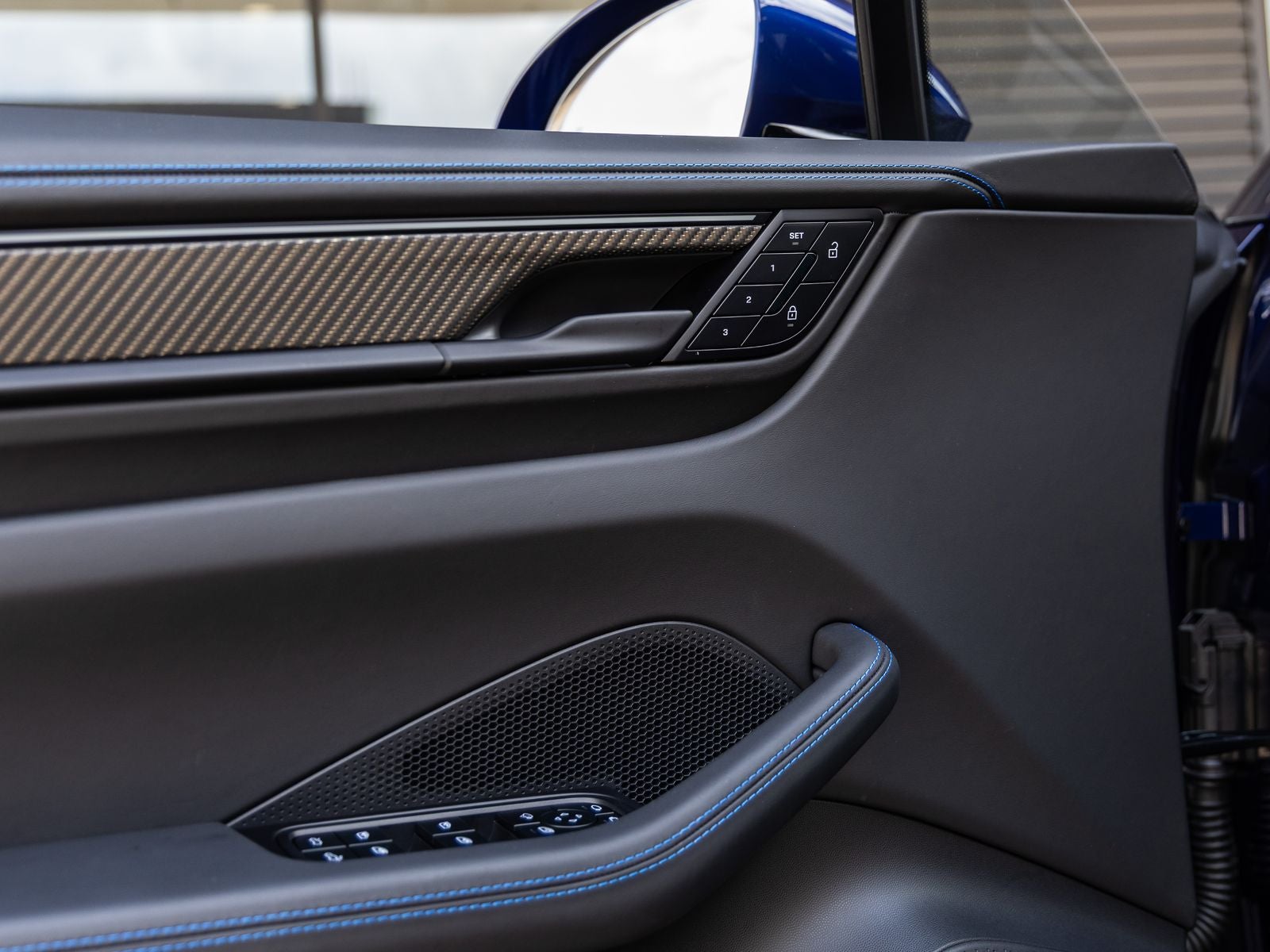 2025 Porsche Macan Turbo Electric