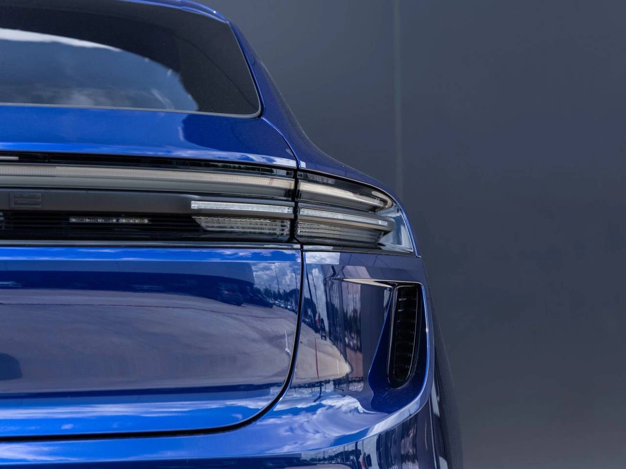 2025 Porsche Macan Turbo Electric
