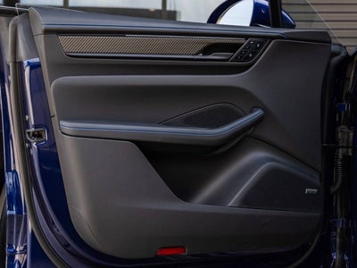 2025 Porsche Macan Turbo Electric