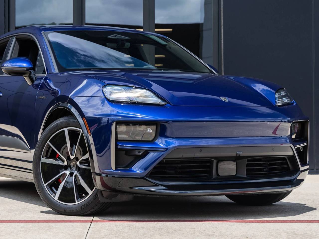 2025 Porsche Macan Turbo Electric