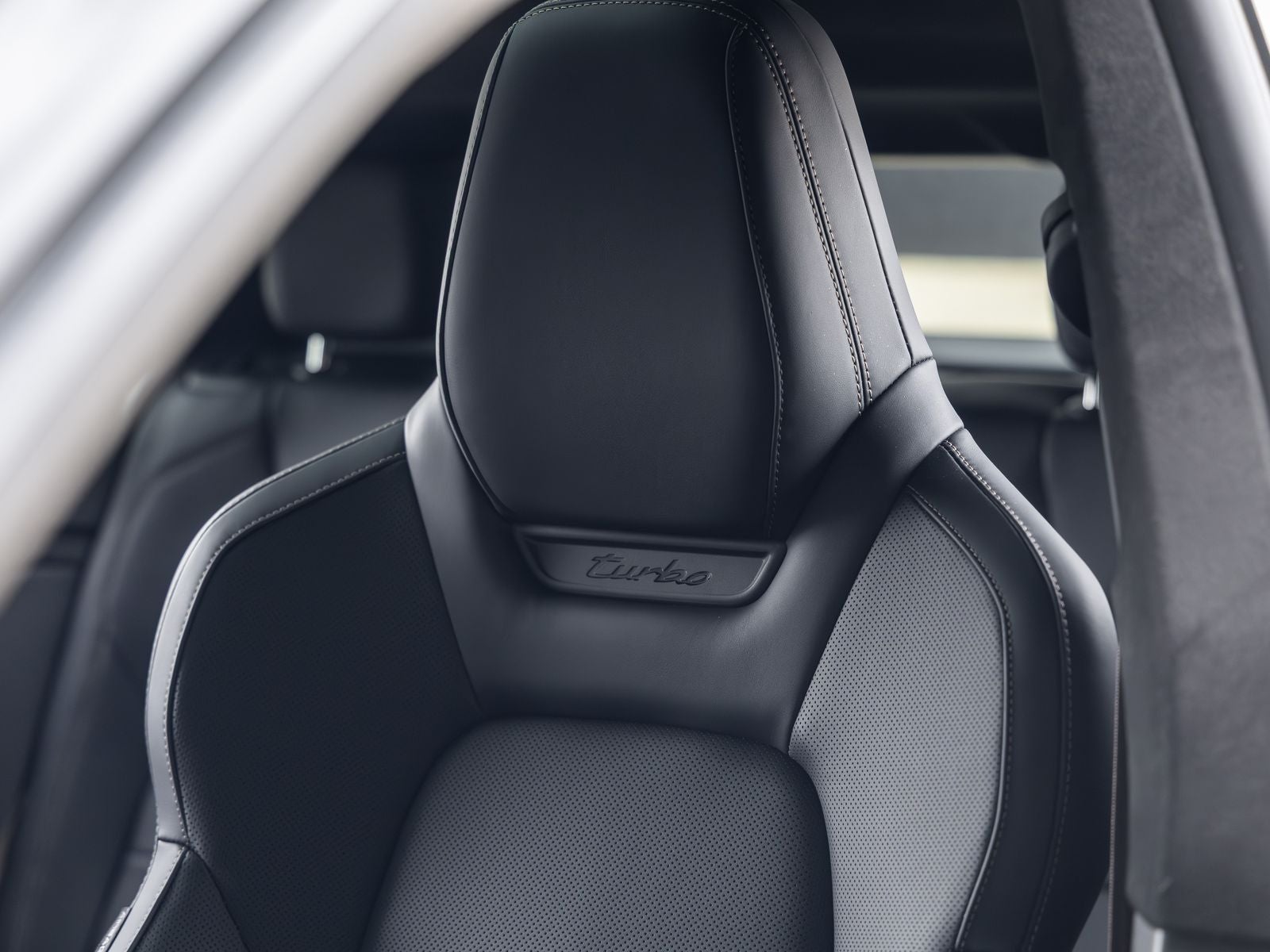 2025 Porsche Macan Turbo Electric