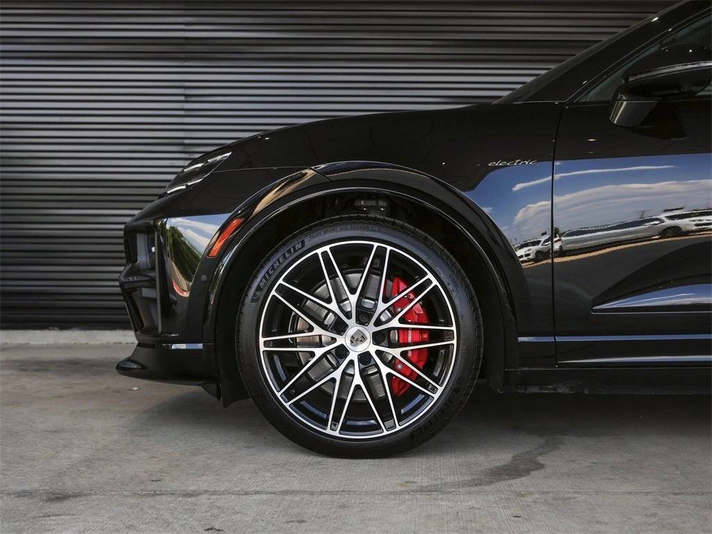 2025 Porsche Macan Turbo Electric