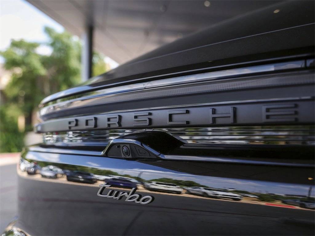 2025 Porsche Macan Turbo Electric